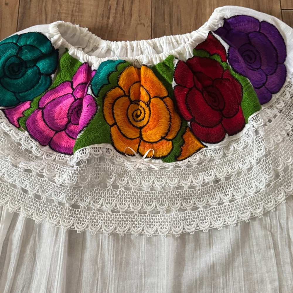White Off-Shoulder Embroidered Floral Peasant Blouse - Picture 4 of 4